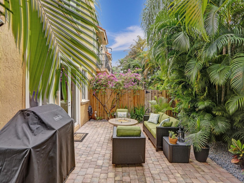 Bayview Townhomes at CR - Residential