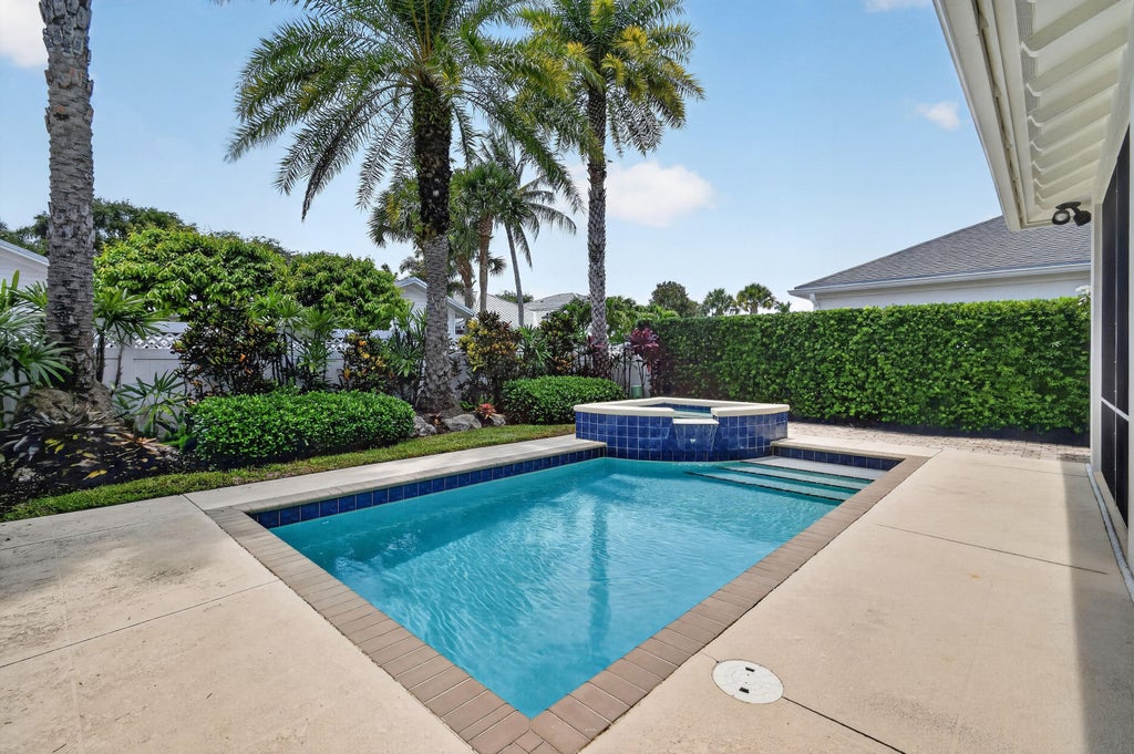 Photo of 3416 S Caroline Drive, Jupiter, FL 33458 (MLS # B26047991)