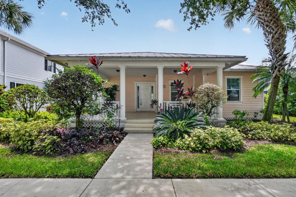 Photo of 3416 S Caroline Drive, Jupiter, FL 33458 (MLS # B26047991)