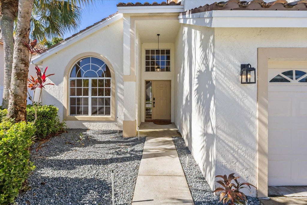 Photo of 110 Pennock Trace Drive, Jupiter, FL 33458 (MLS # B26047027)