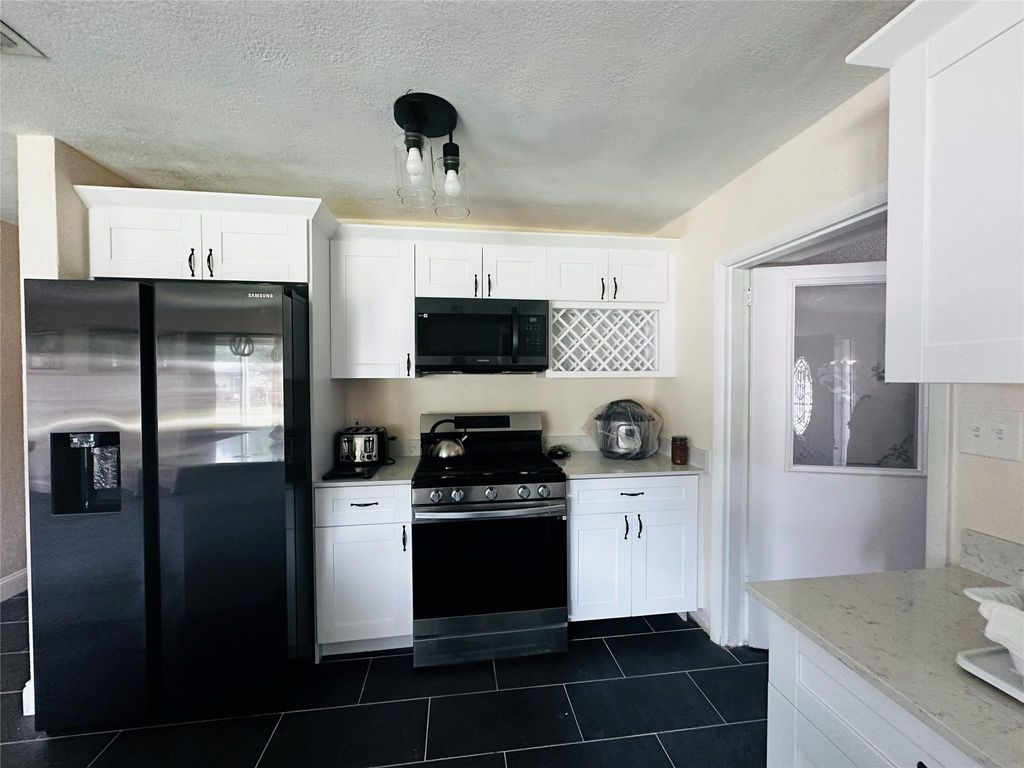 Photo of 1013 Hispana Avenue, Fort Pierce, FL 34982 (MLS # F10515029)