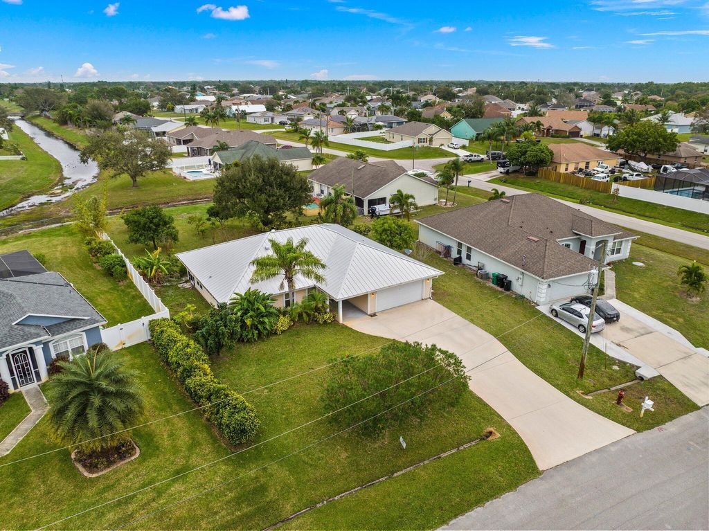 Photo of 185 SW Elderberry Drive, Port Saint Lucie, FL 34953 (MLS # R10950889)