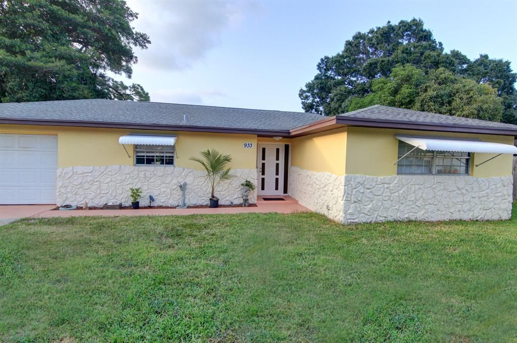 Photo of 933 NW 12th Terrace Ter, Stuart, FL 34994 (MLS # R10823740)
