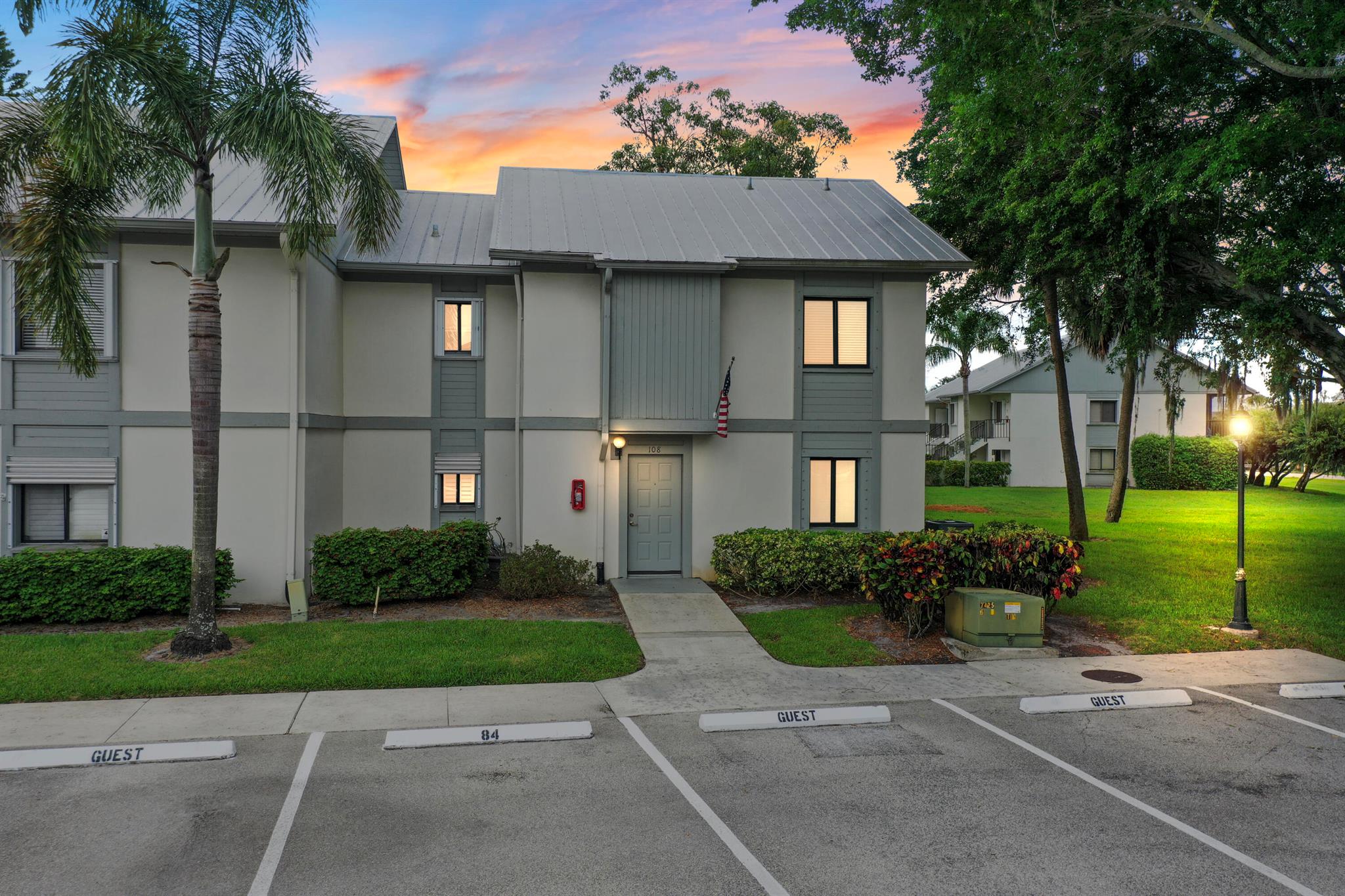 Tastefully updated and spacious 2BR/2.5BA condo for rent immediately in the peaceful and conveniently located community of The Estuary, which offers 2 pools, tennis courts, and community dock. Close to shopping, dining, recreational facilities, and beaches.Kitchen features white shaker cabinets, quartz countertops, and stainless steel appliances. Bathrooms renovated and impact windows throughout.