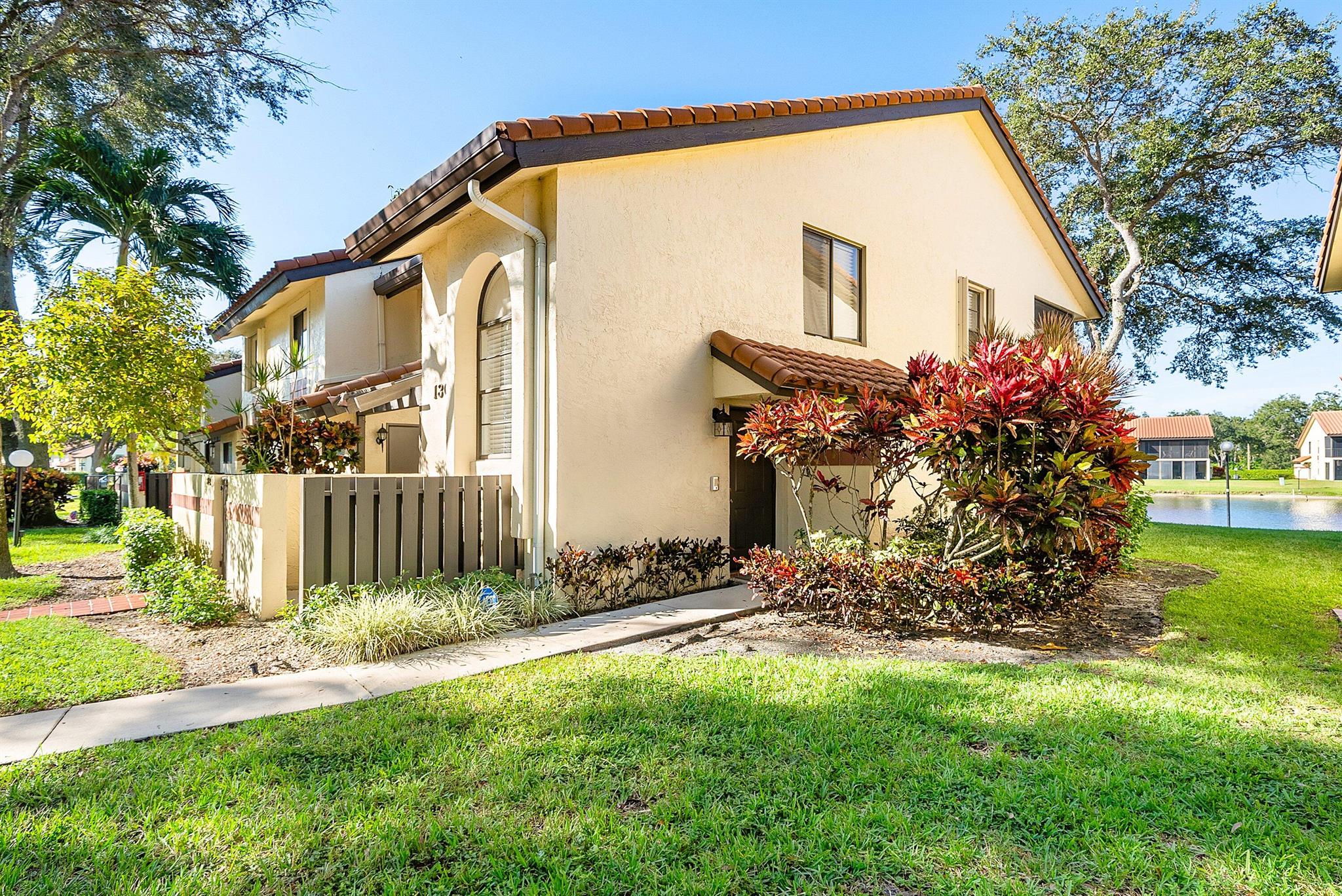 PALM CHASE LAKES - Residential