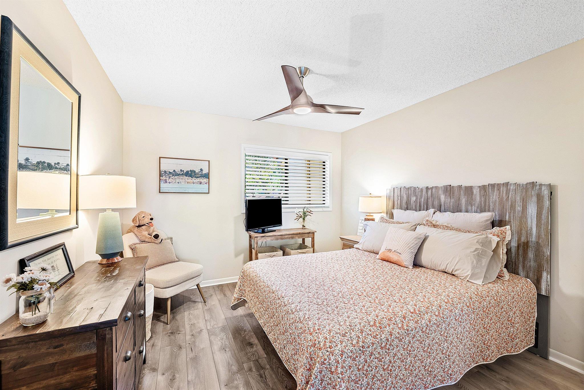 PALM CHASE LAKES - Residential