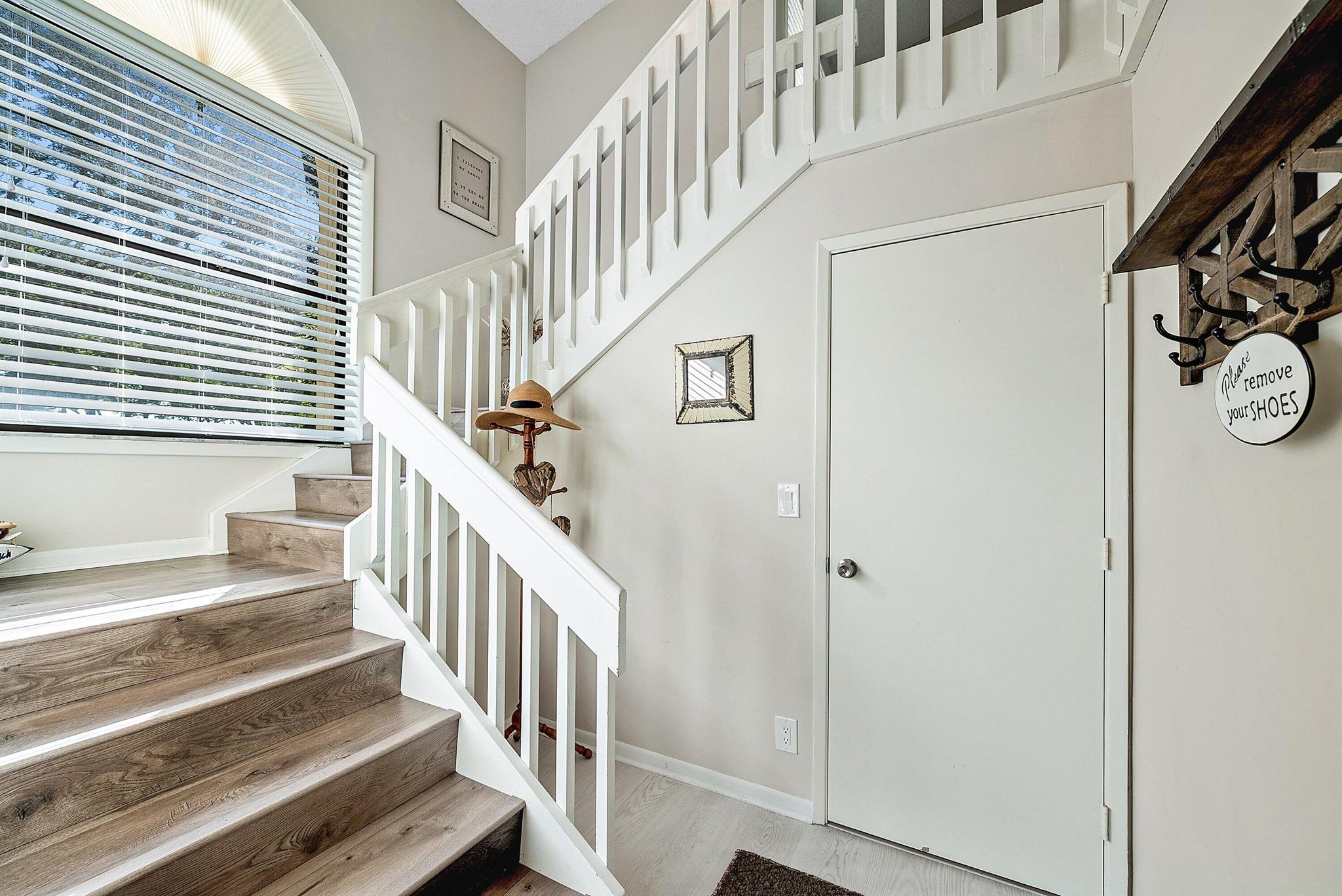 PALM CHASE LAKES - Residential