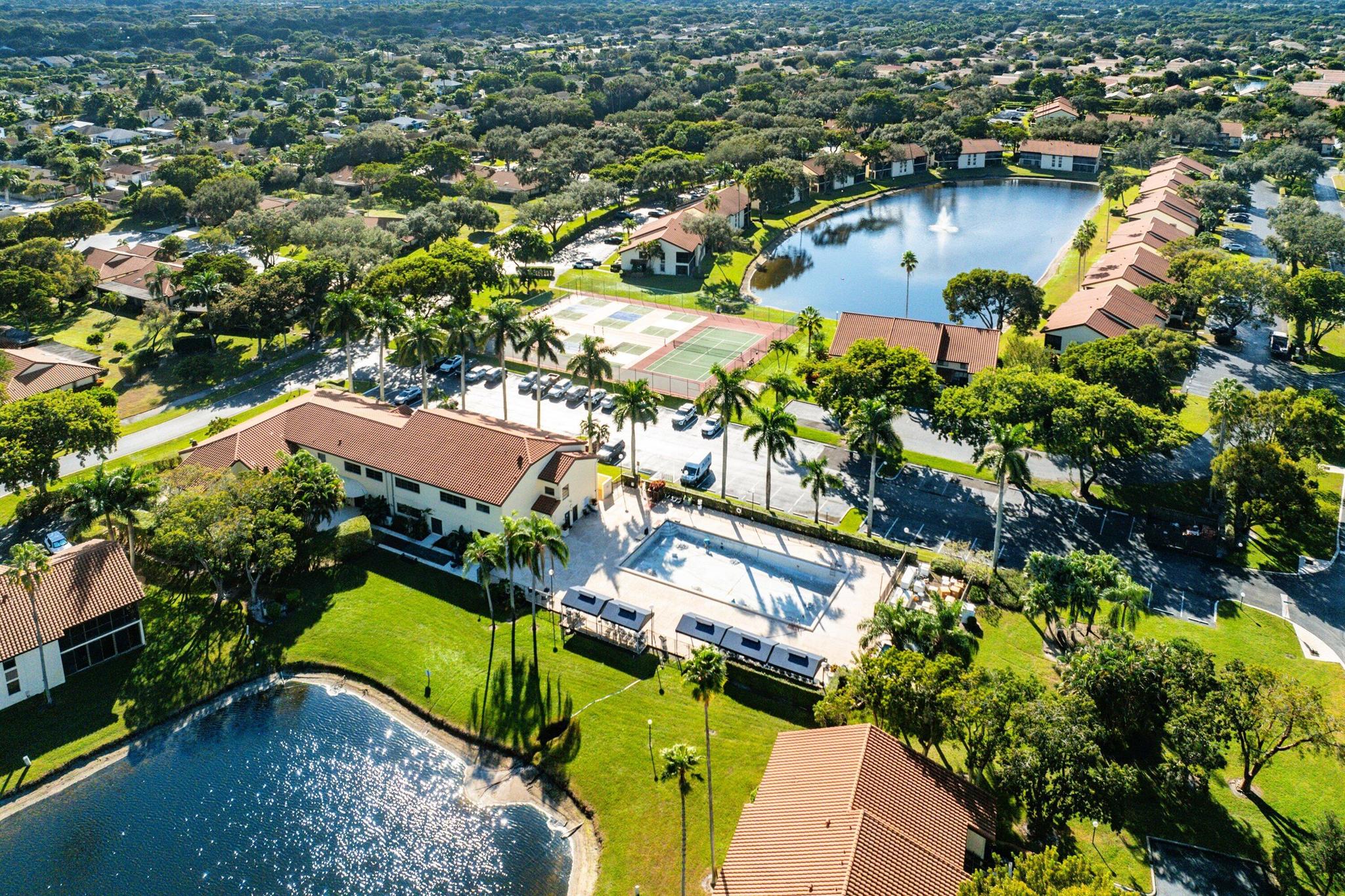 PALM CHASE LAKES - Residential