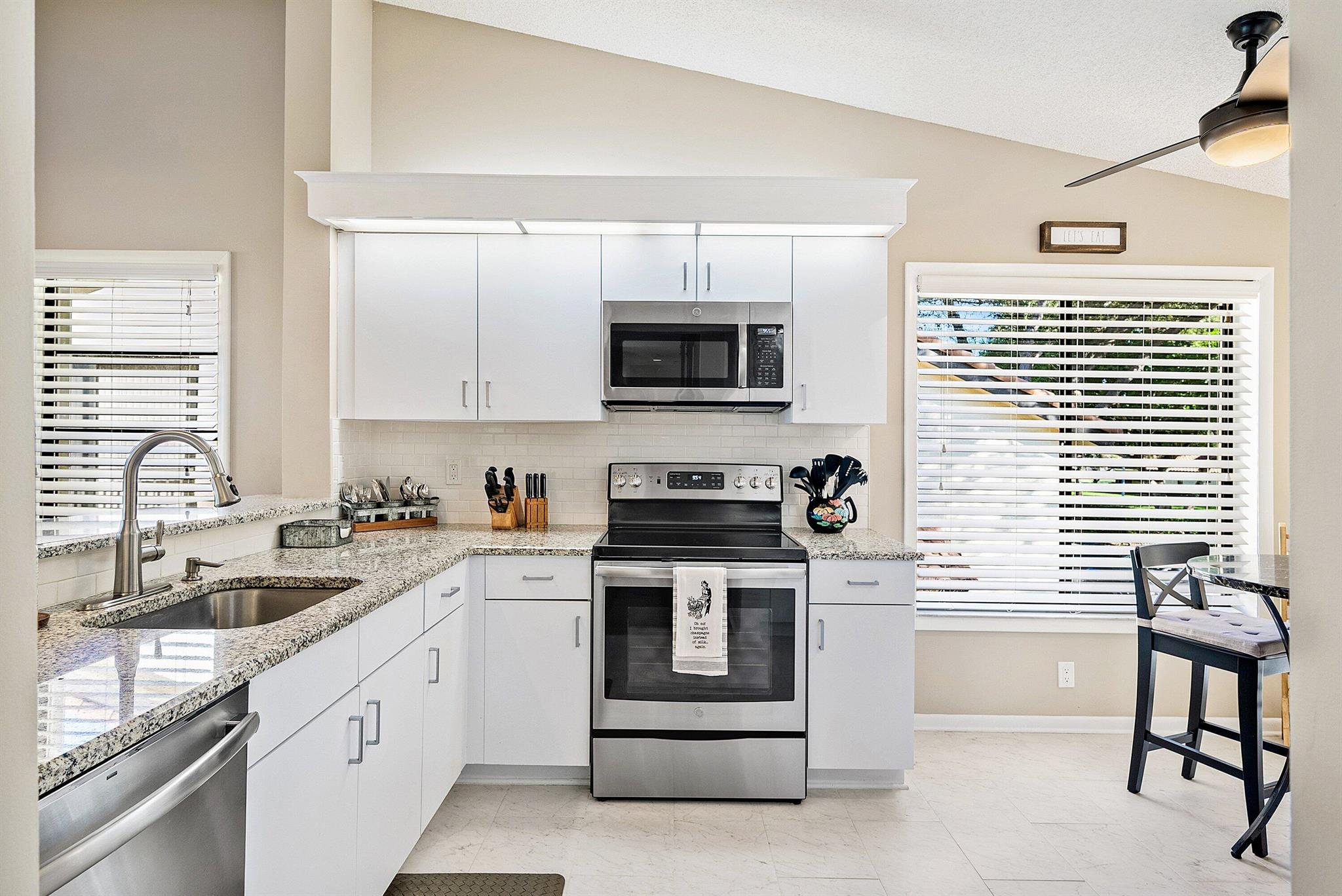 PALM CHASE LAKES - Residential