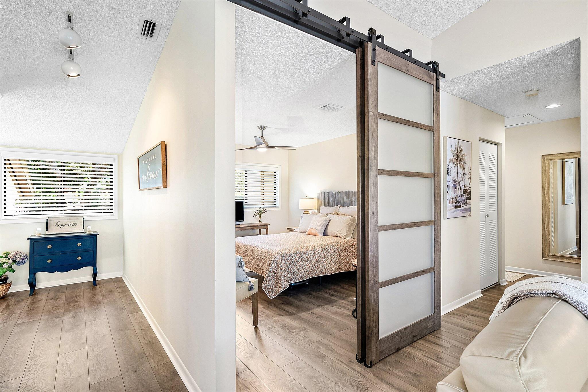 PALM CHASE LAKES - Residential