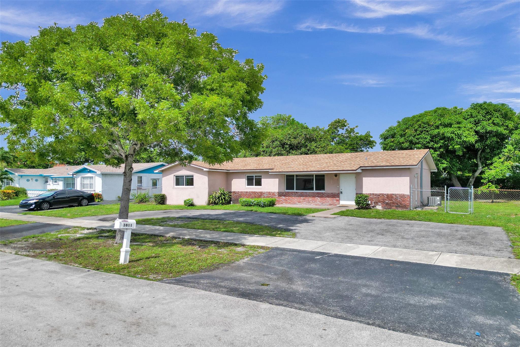 3811 NE 5th Ave, Deerfield Beach, FL, 33064/$500,000 1 3811 NE 5th Ave