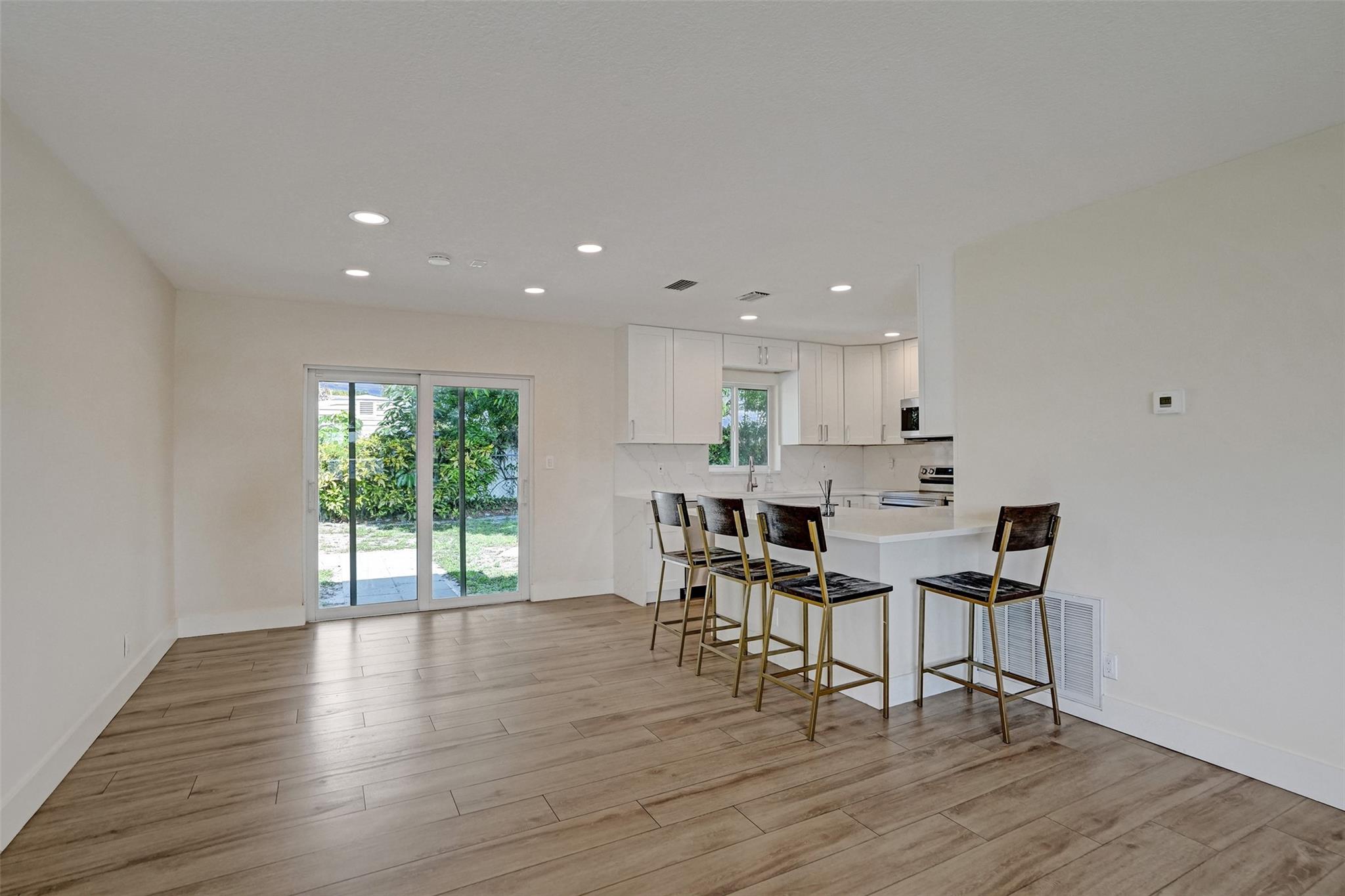 3811 NE 5th Ave, Deerfield Beach, FL, 33064/$500,000 4 3811 NE 5th Ave