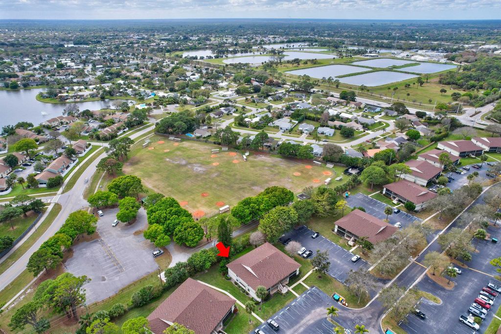 Photo of 6286 Chasewood Drive #H, Jupiter, FL 33458 (MLS # R10962710)