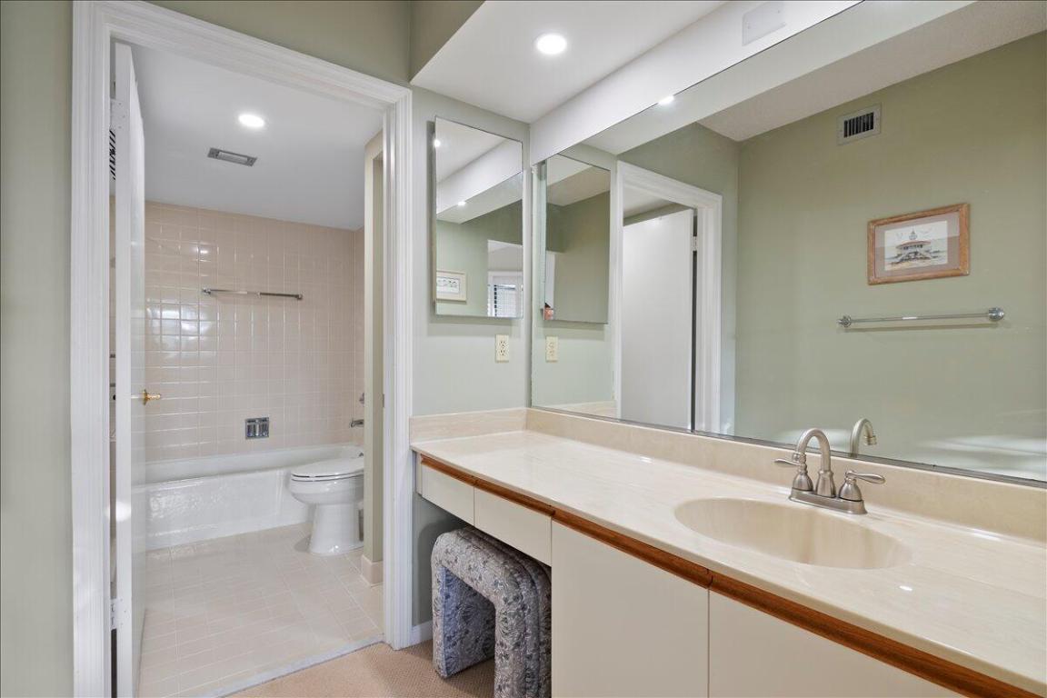 BAY COLONY CONDO - Residential