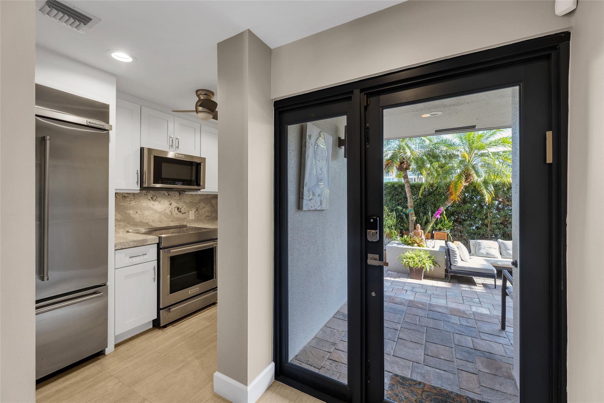 PORTSIDE YACHT CLUB - Residential