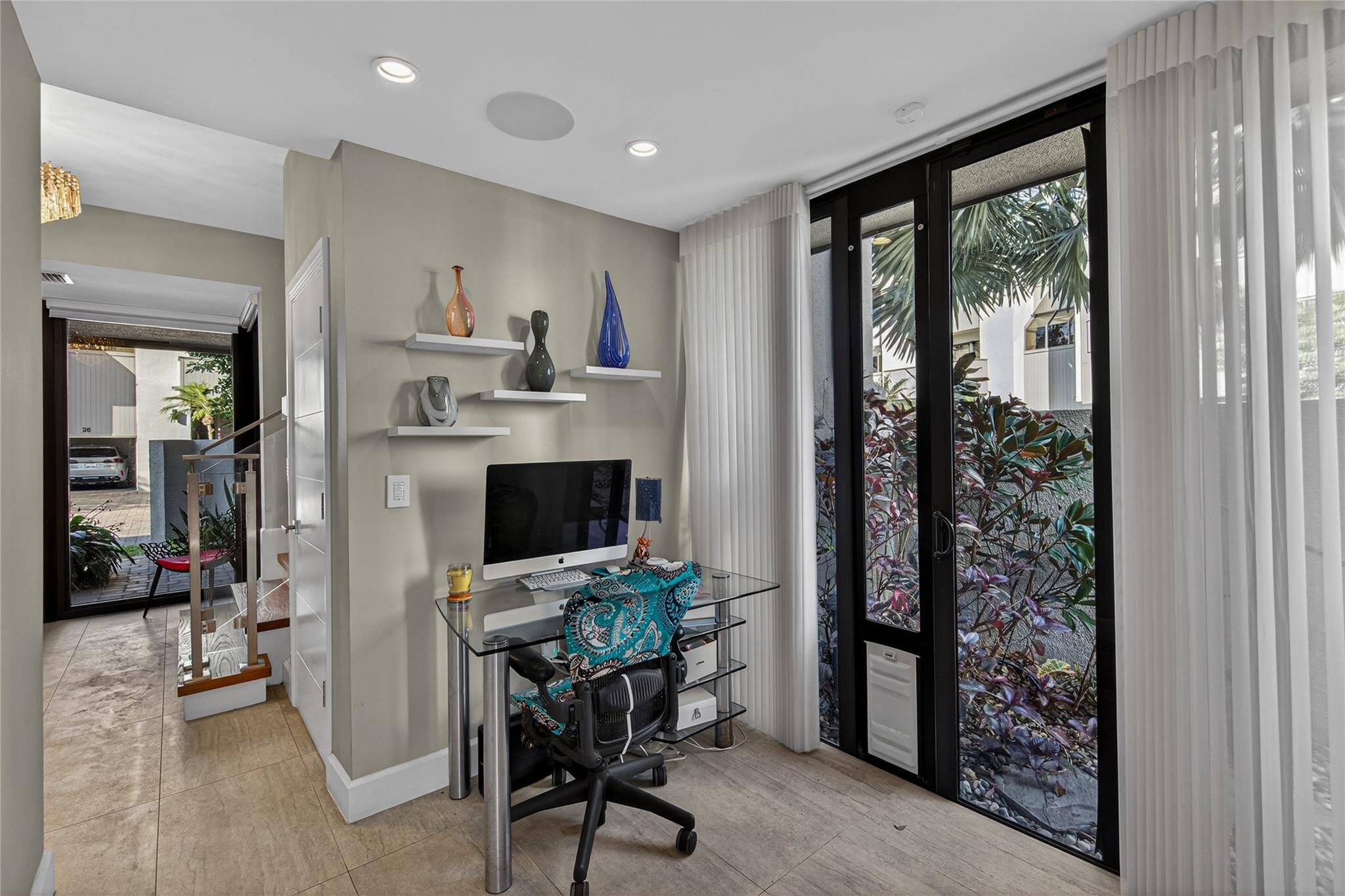 PORTSIDE YACHT CLUB - Residential