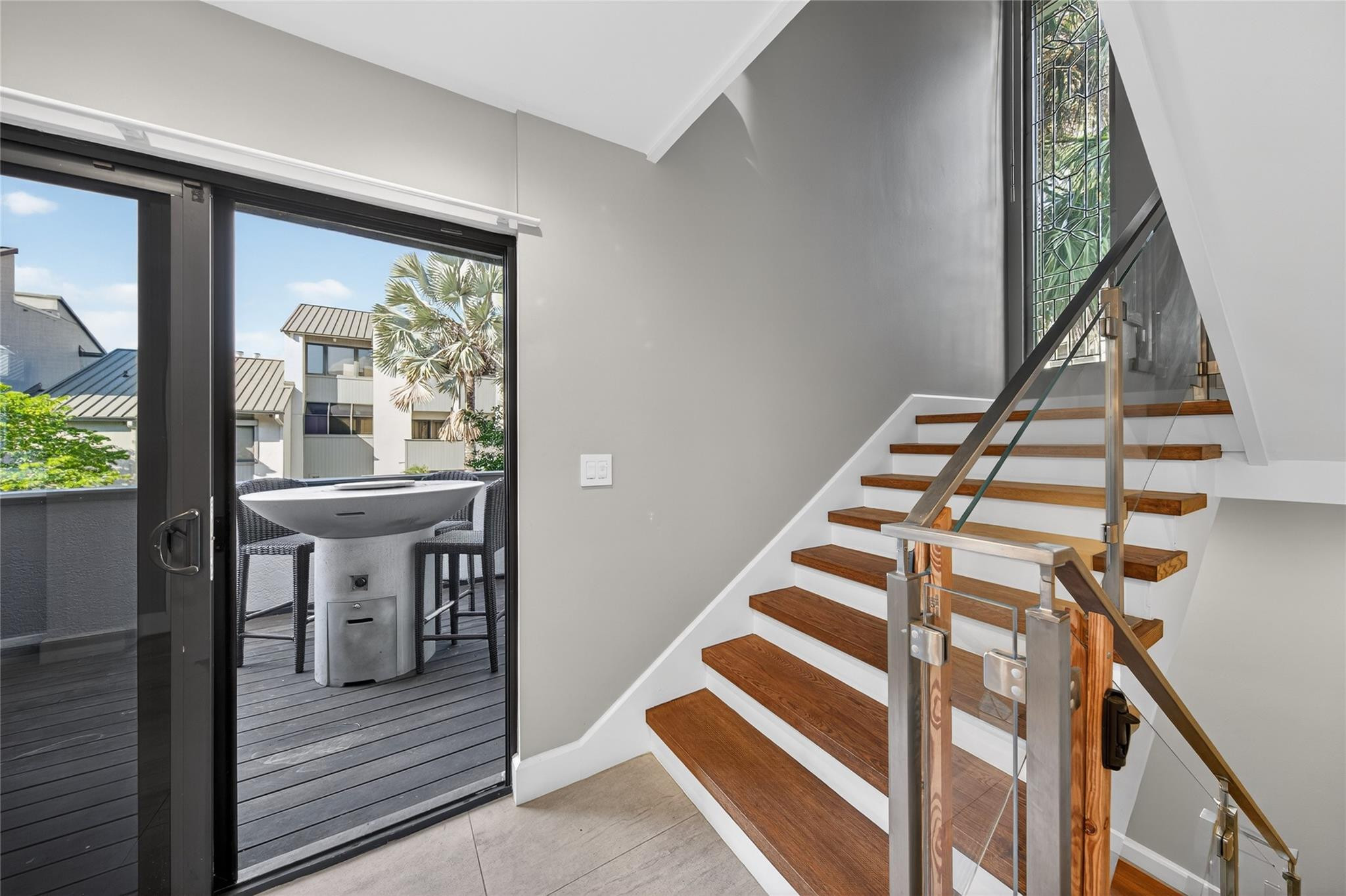 PORTSIDE YACHT CLUB - Residential