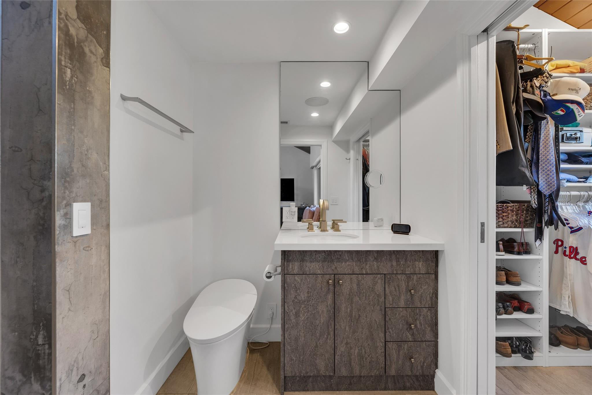 PORTSIDE YACHT CLUB - Residential