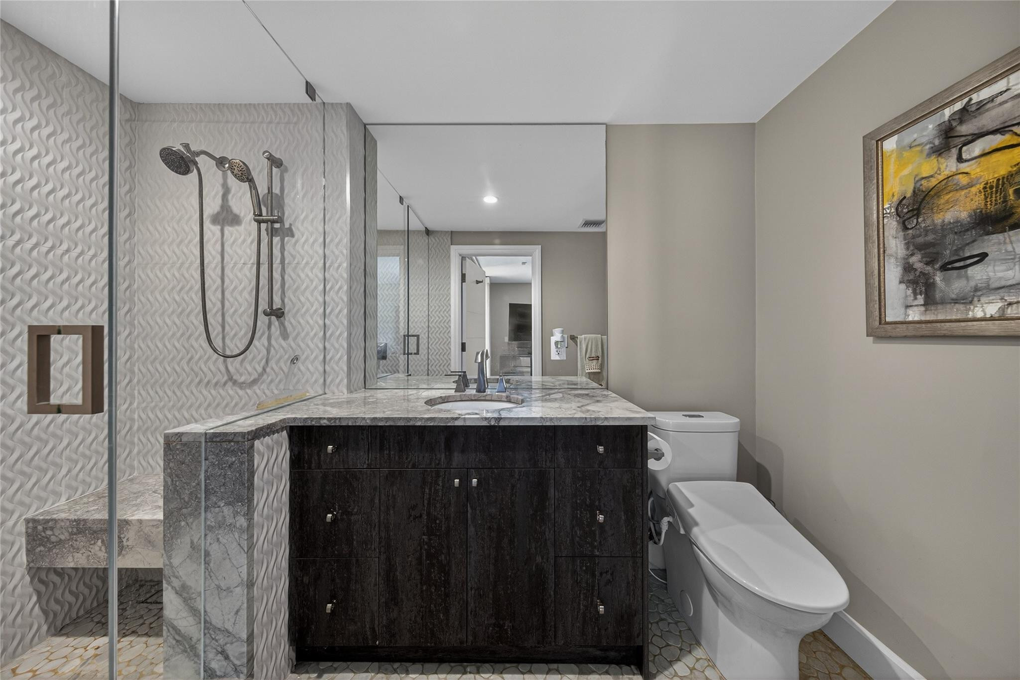 PORTSIDE YACHT CLUB - Residential