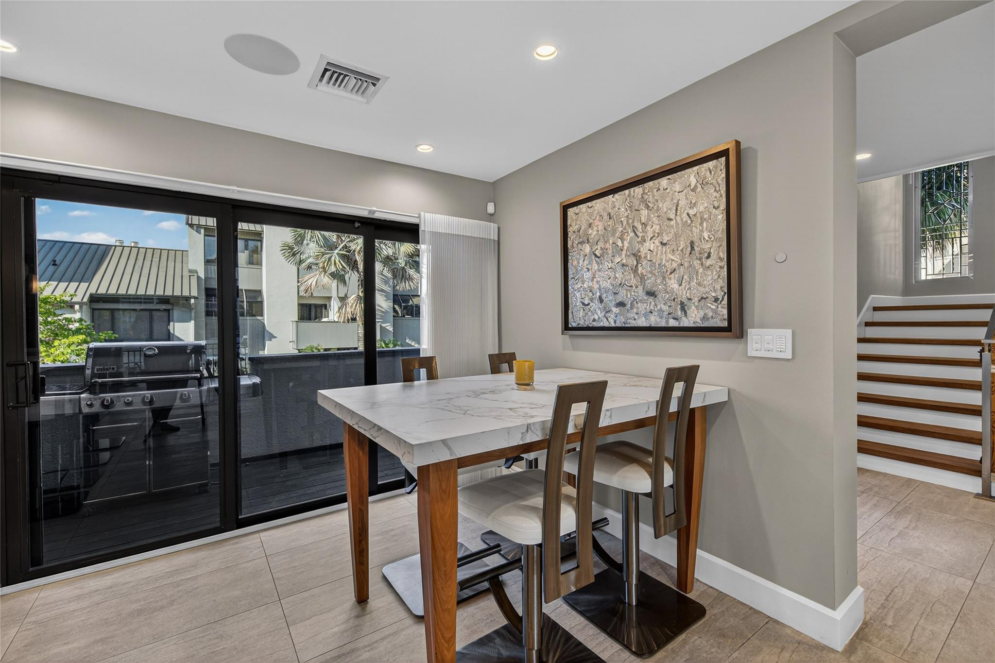 PORTSIDE YACHT CLUB - Residential