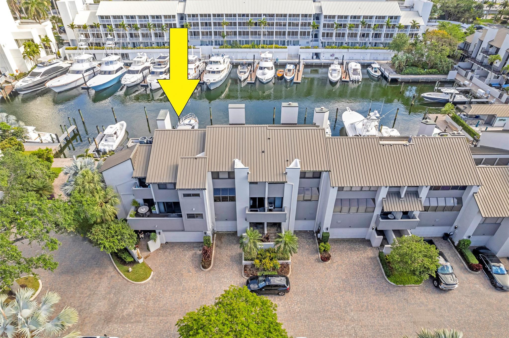 PORTSIDE YACHT CLUB - Residential