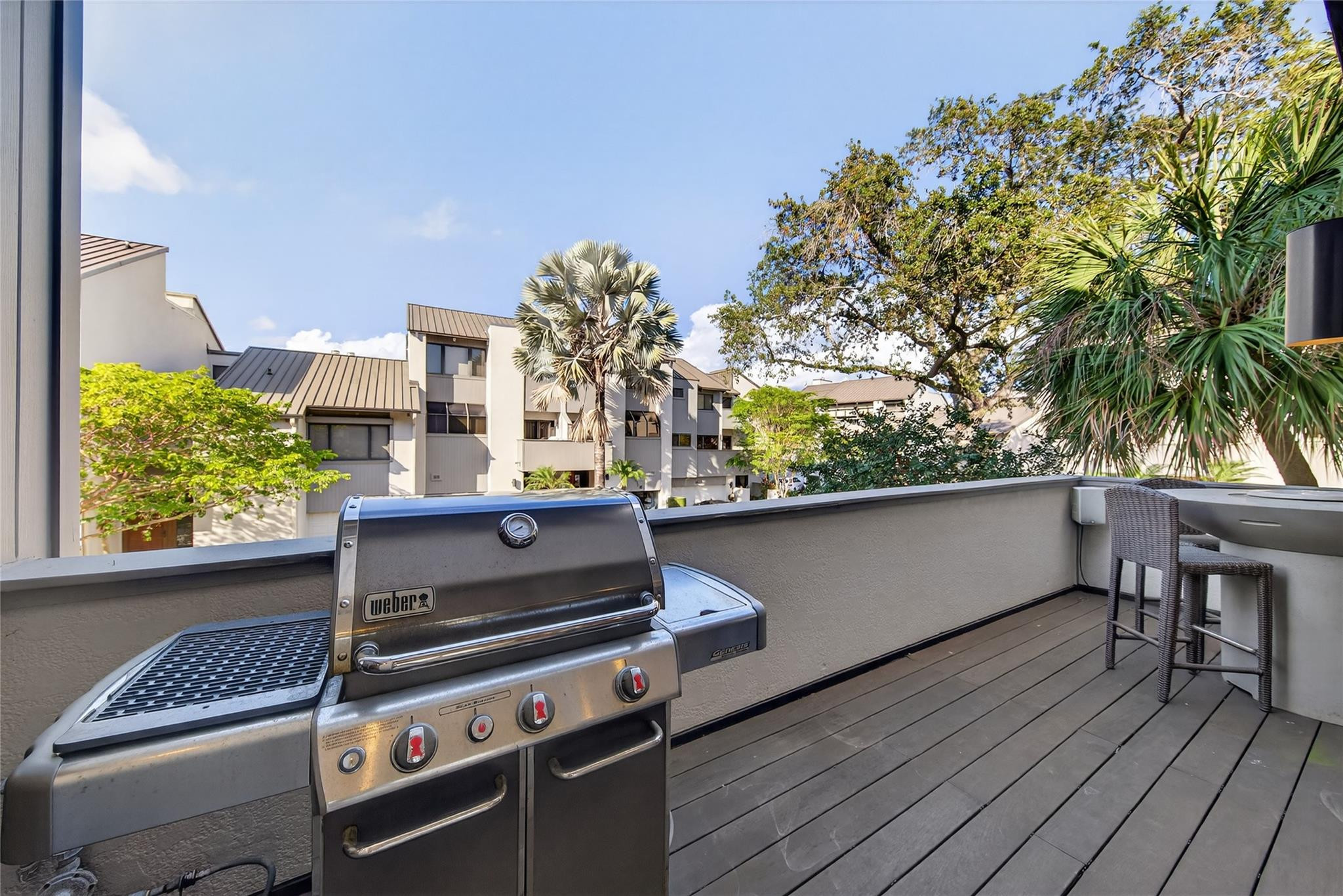 PORTSIDE YACHT CLUB - Residential