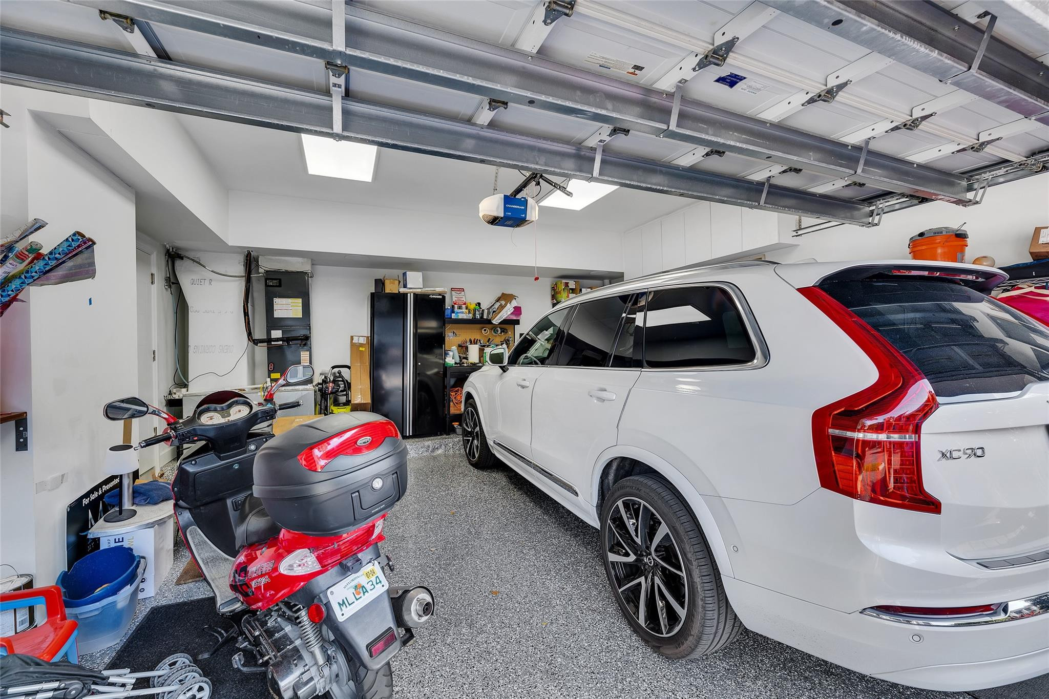 PORTSIDE YACHT CLUB - Residential