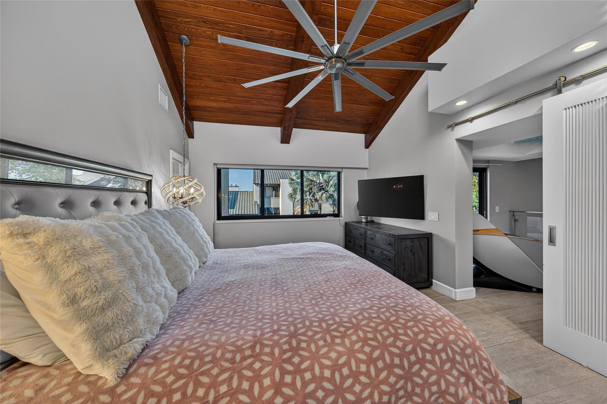 PORTSIDE YACHT CLUB - Residential