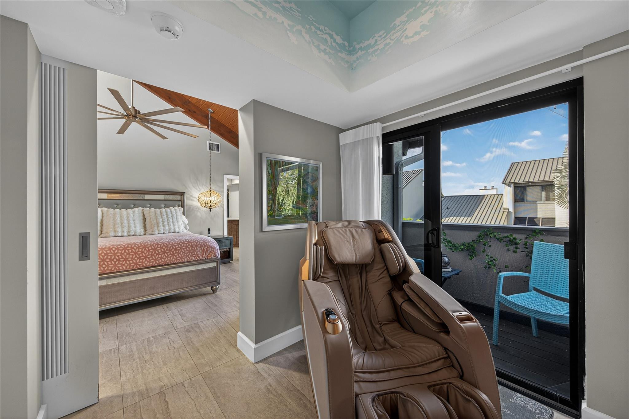 PORTSIDE YACHT CLUB - Residential