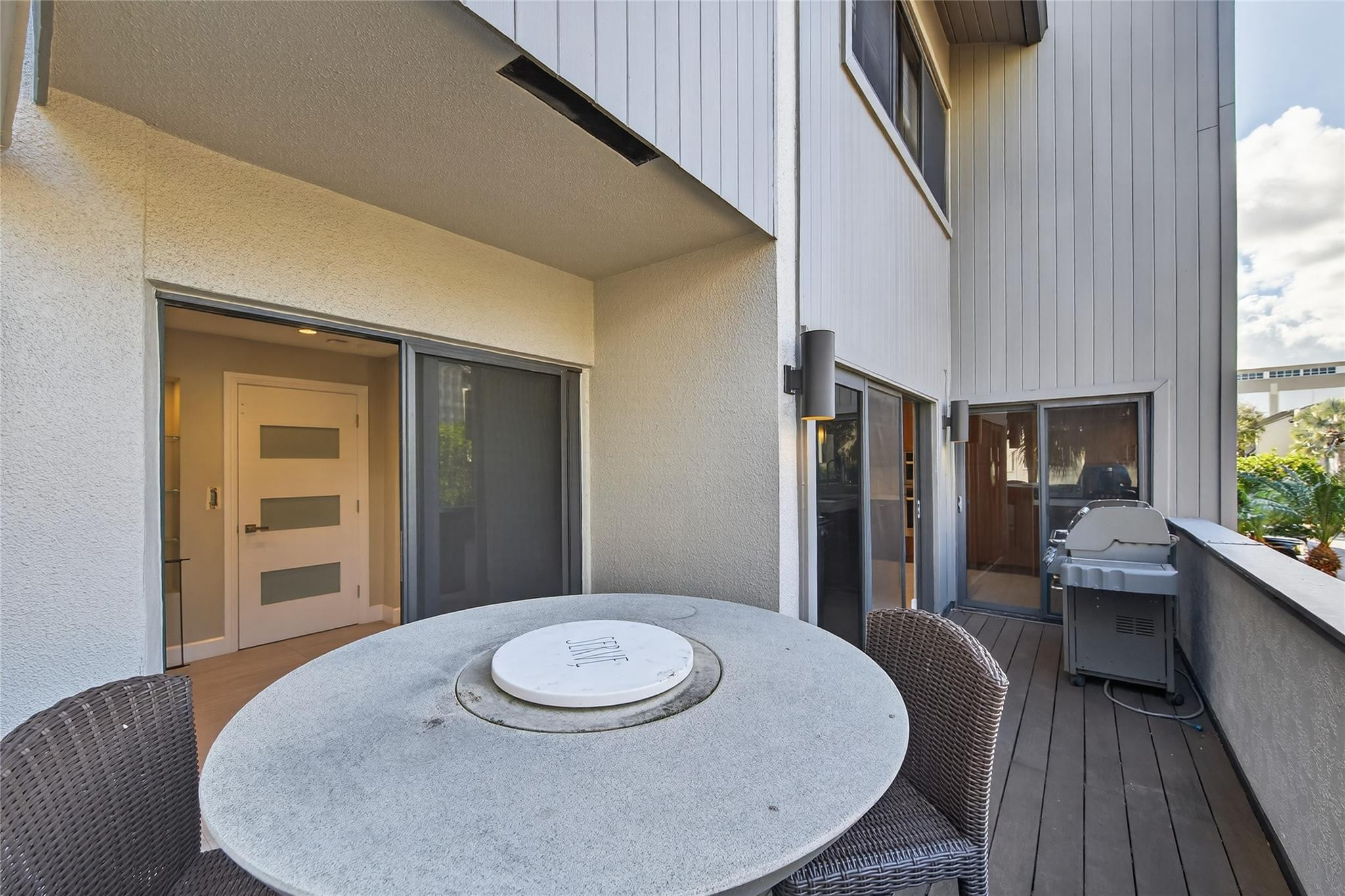 PORTSIDE YACHT CLUB - Residential