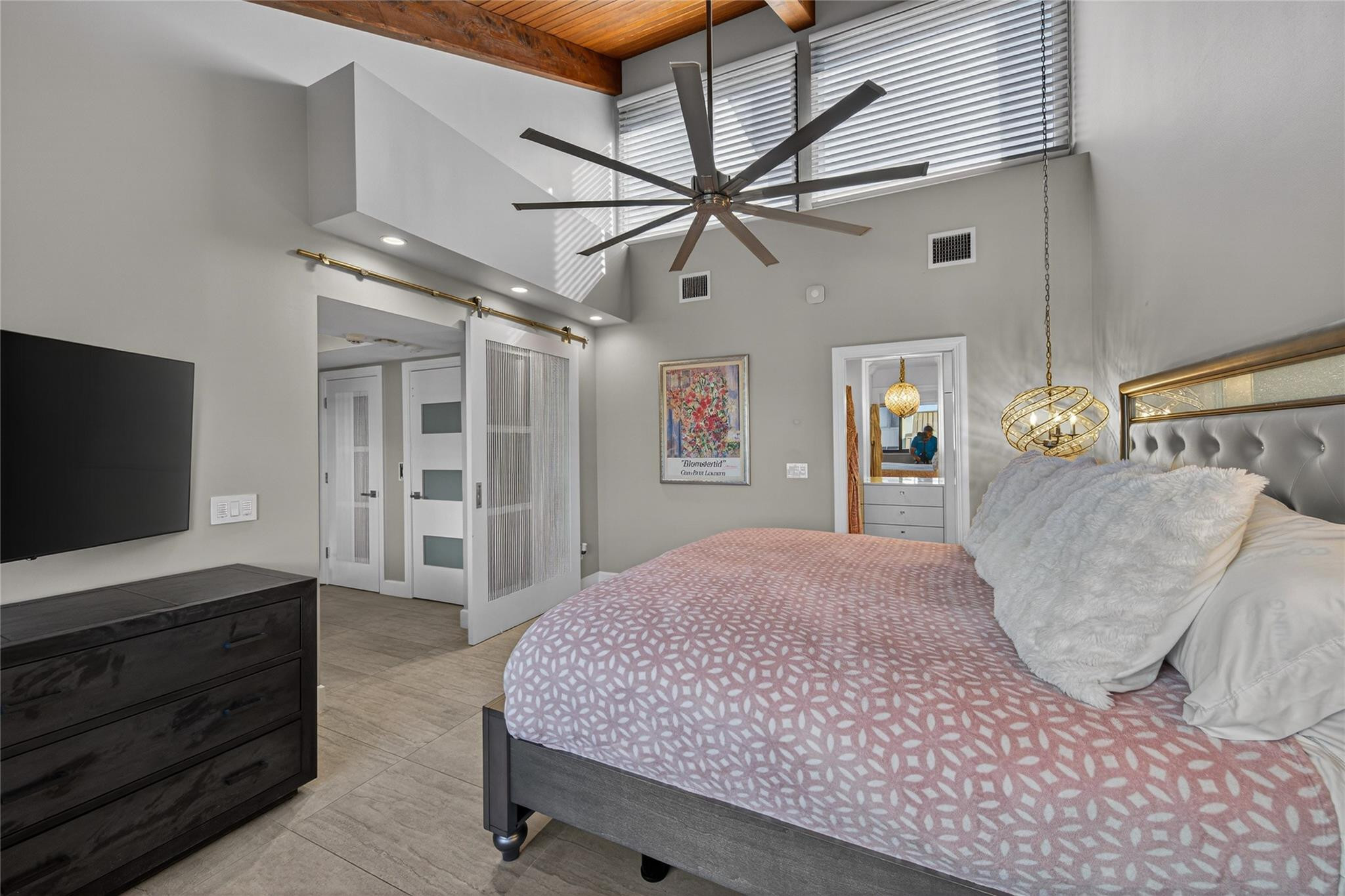 PORTSIDE YACHT CLUB - Residential