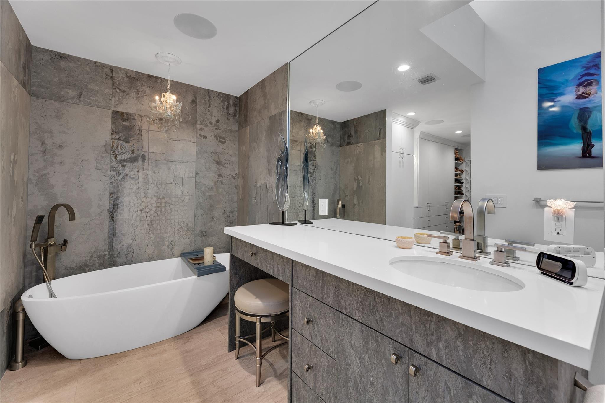 PORTSIDE YACHT CLUB - Residential