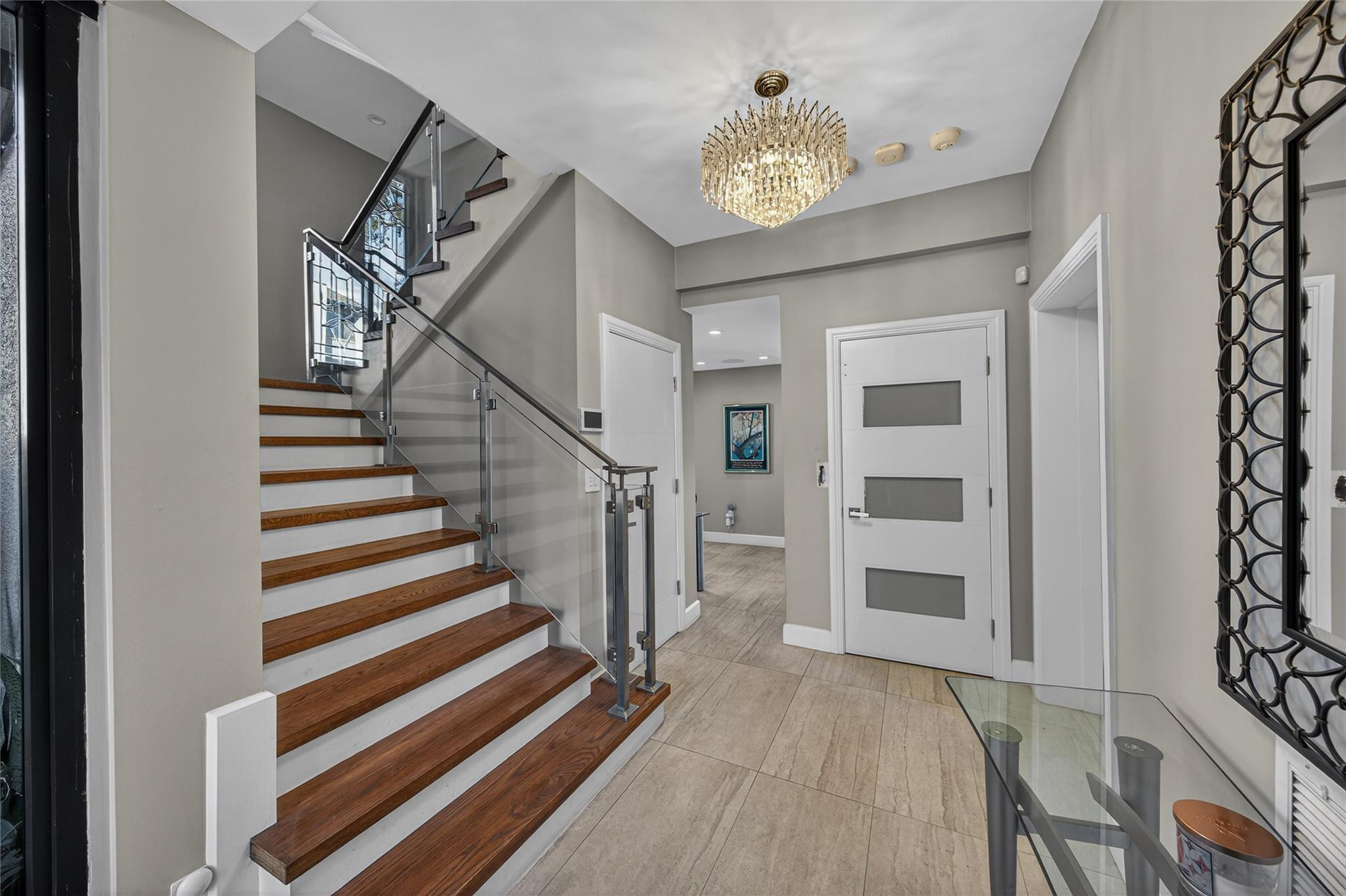 PORTSIDE YACHT CLUB - Residential