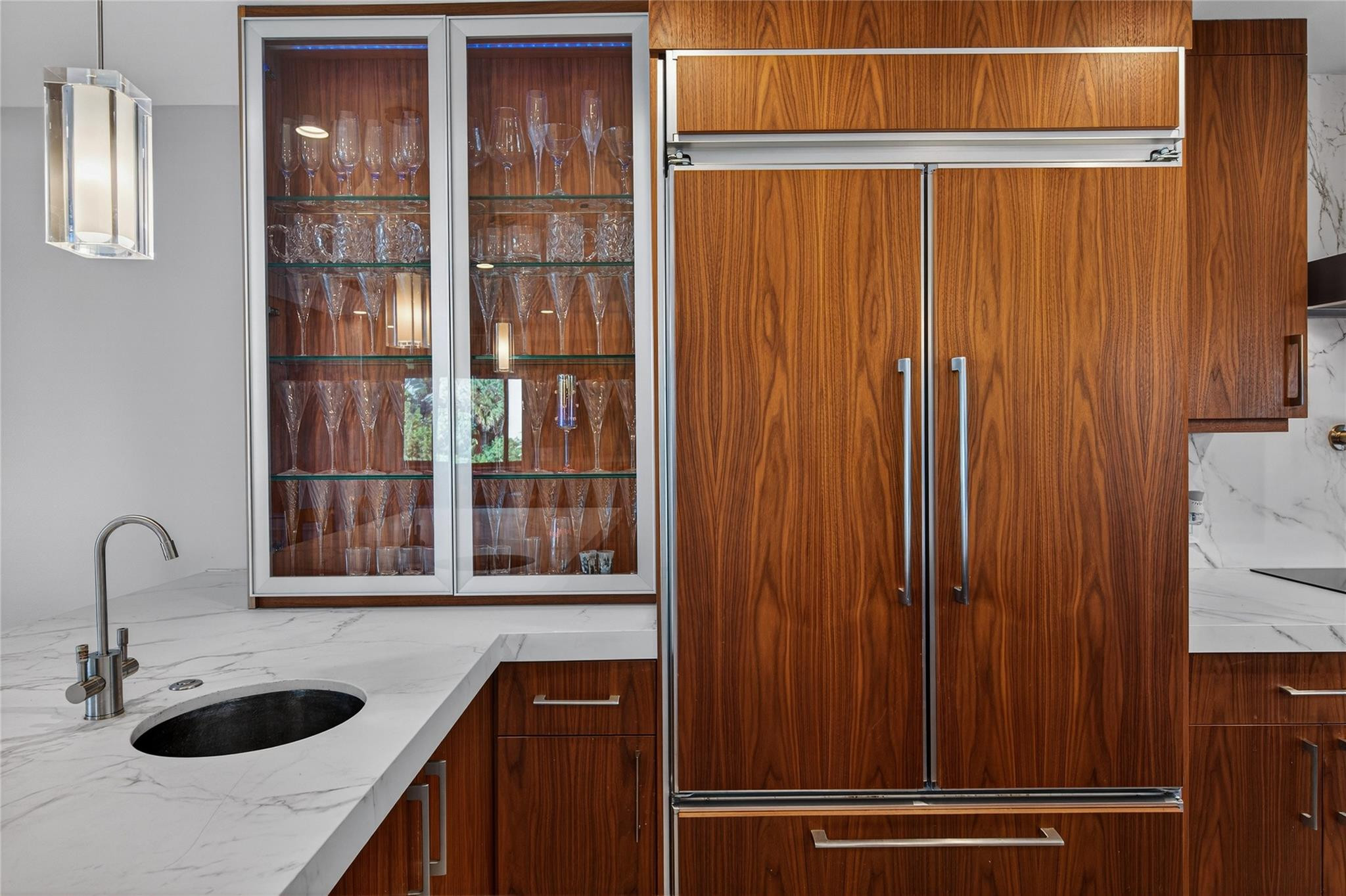 PORTSIDE YACHT CLUB - Residential