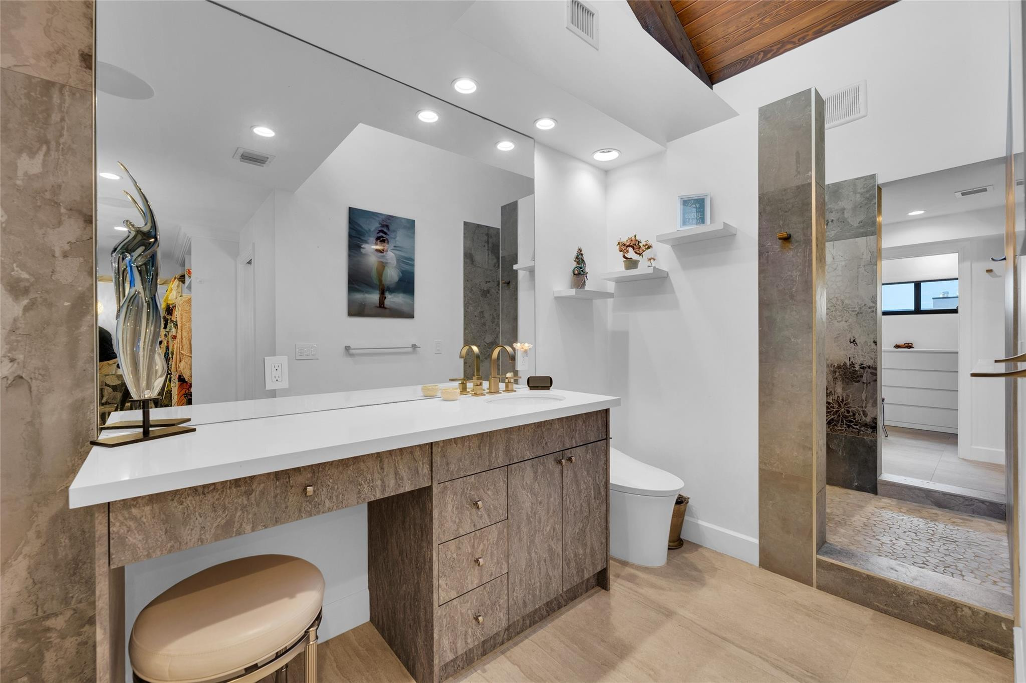 PORTSIDE YACHT CLUB - Residential