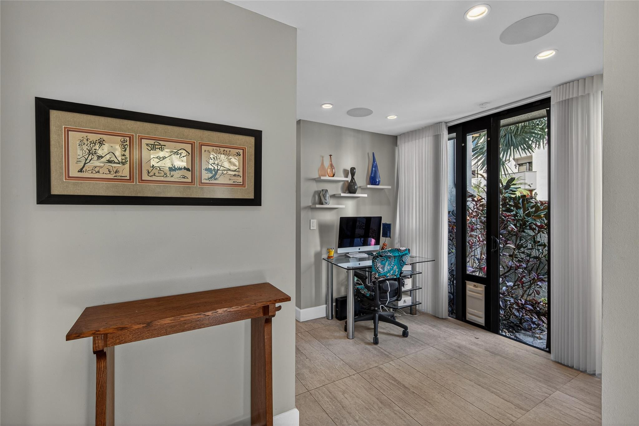 PORTSIDE YACHT CLUB - Residential