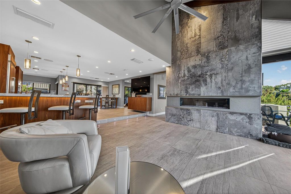 Photo of 17 Port Side Drive #17A, Fort Lauderdale, FL 33316 (MLS # F10554309)