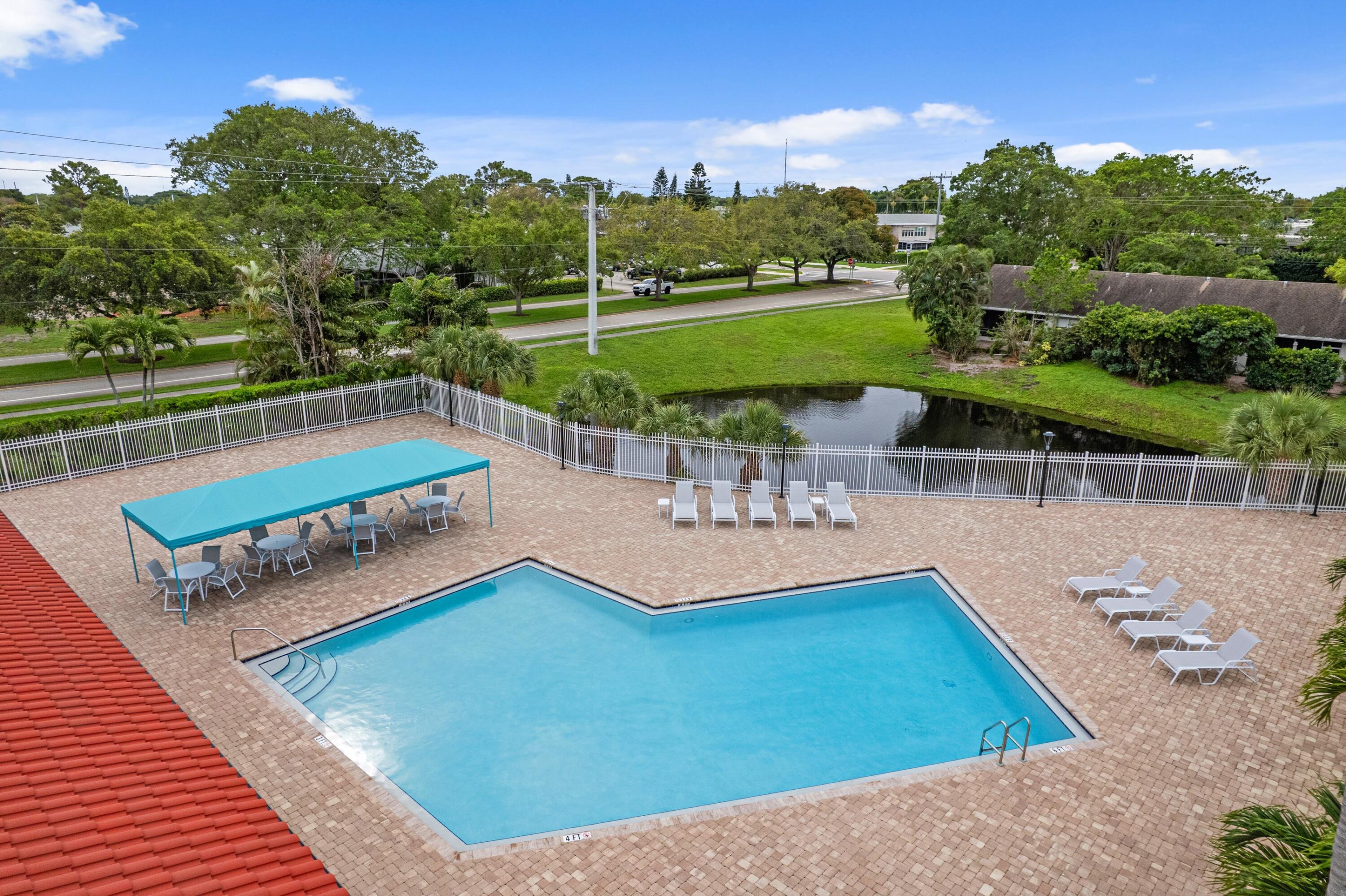 LAGO DEL REY CONDO - Residential