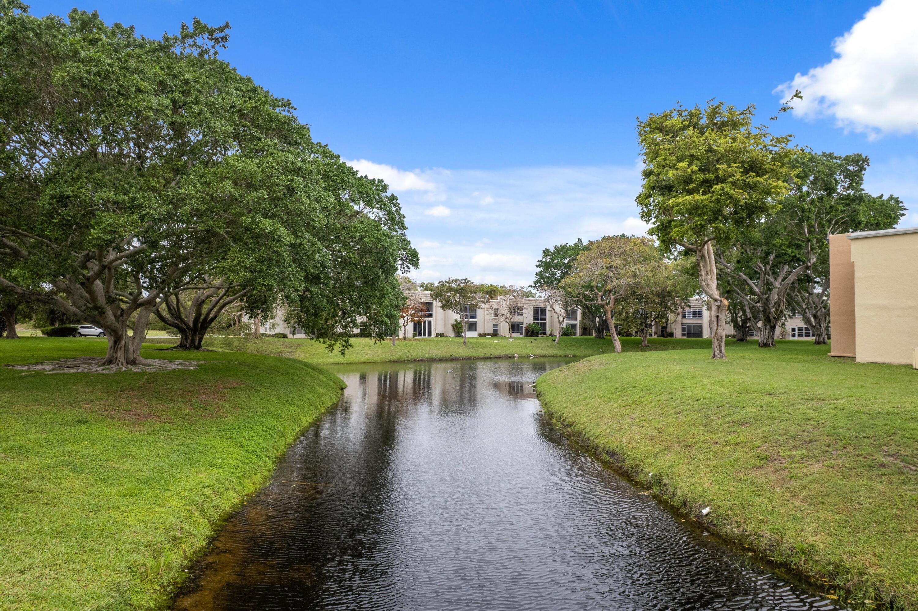 LAGO DEL REY CONDO - Residential