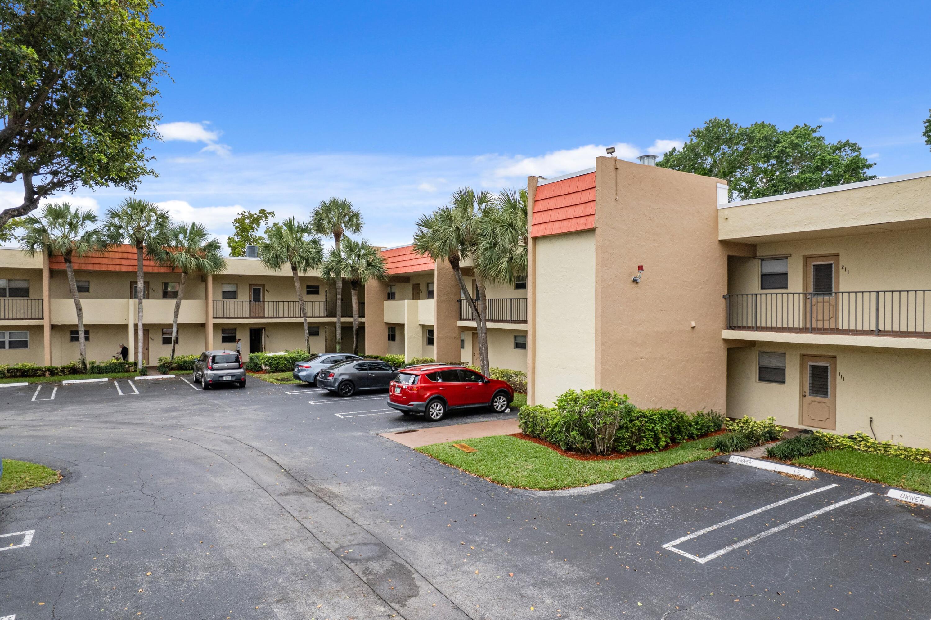 LAGO DEL REY CONDO - Residential