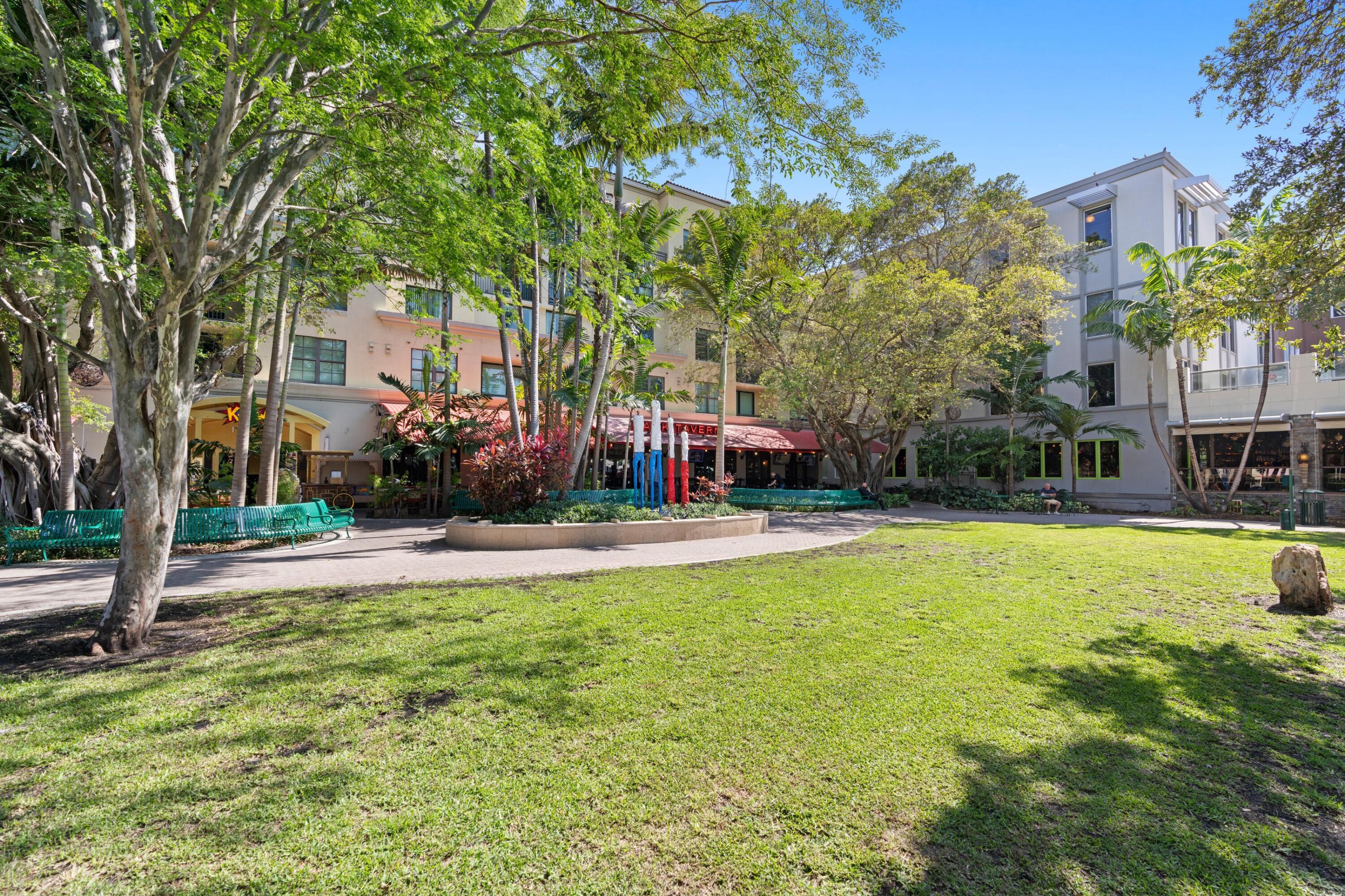 LAGO DEL REY CONDO - Residential