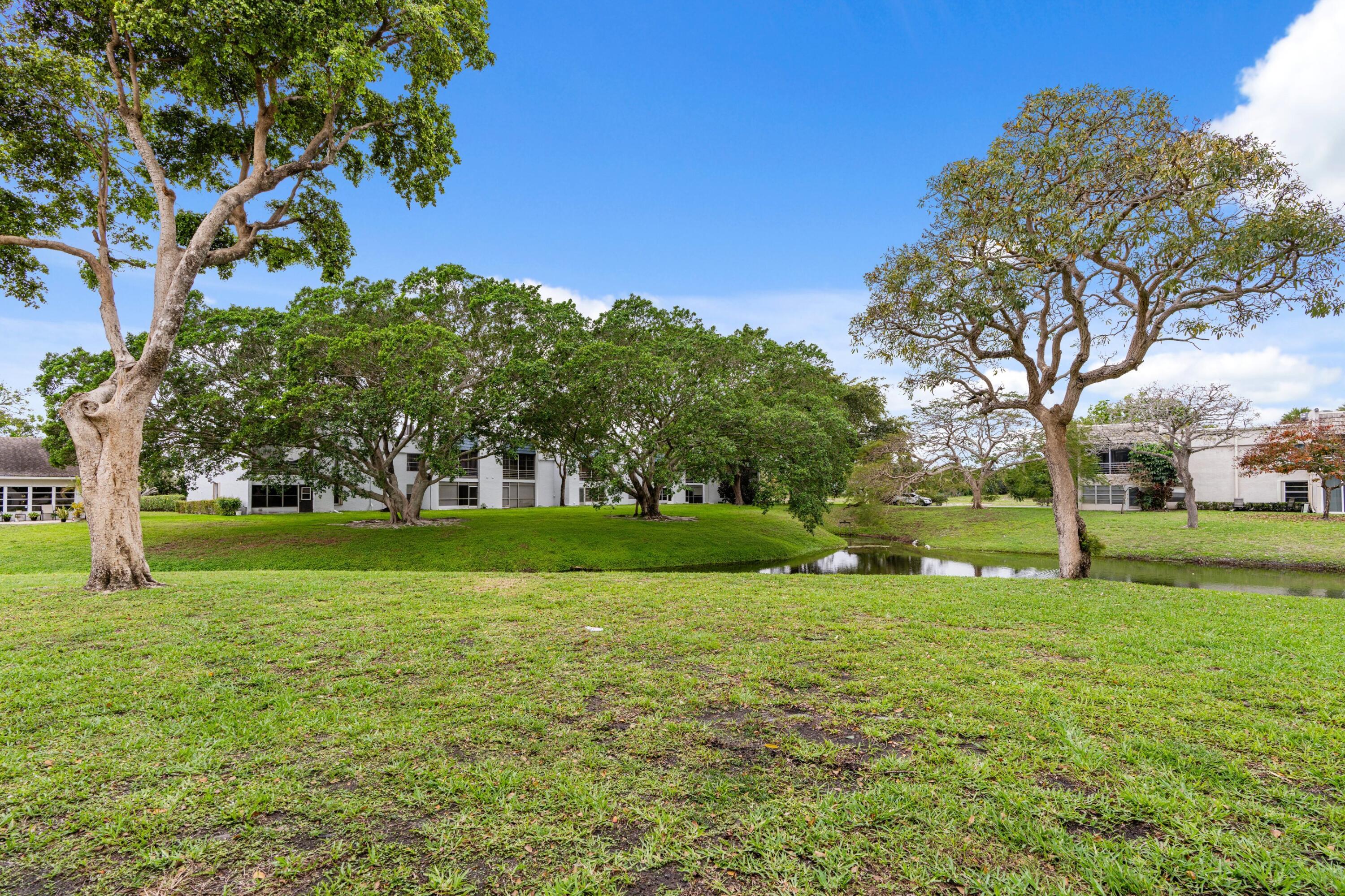 LAGO DEL REY CONDO - Residential