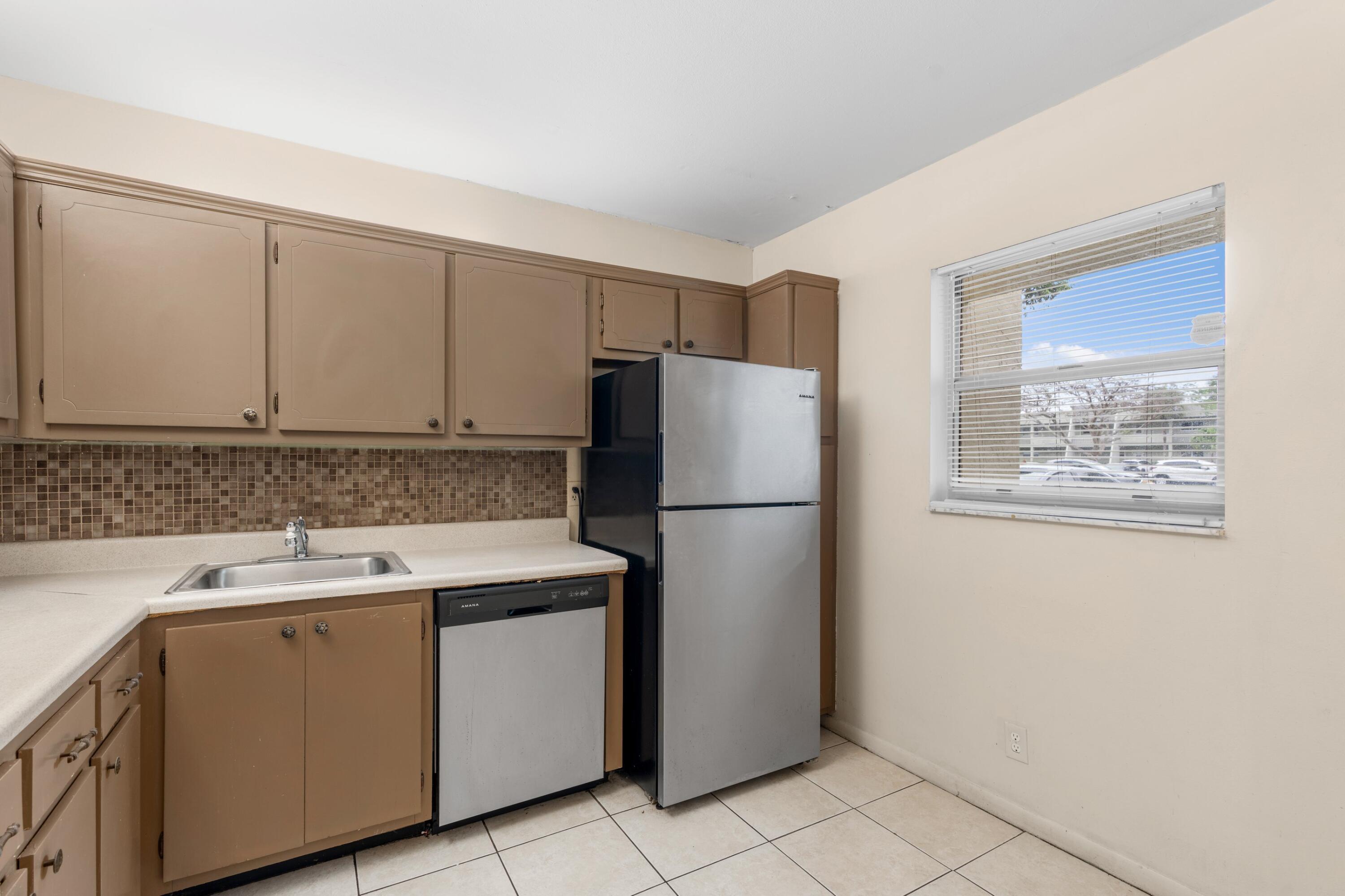 LAGO DEL REY CONDO - Residential