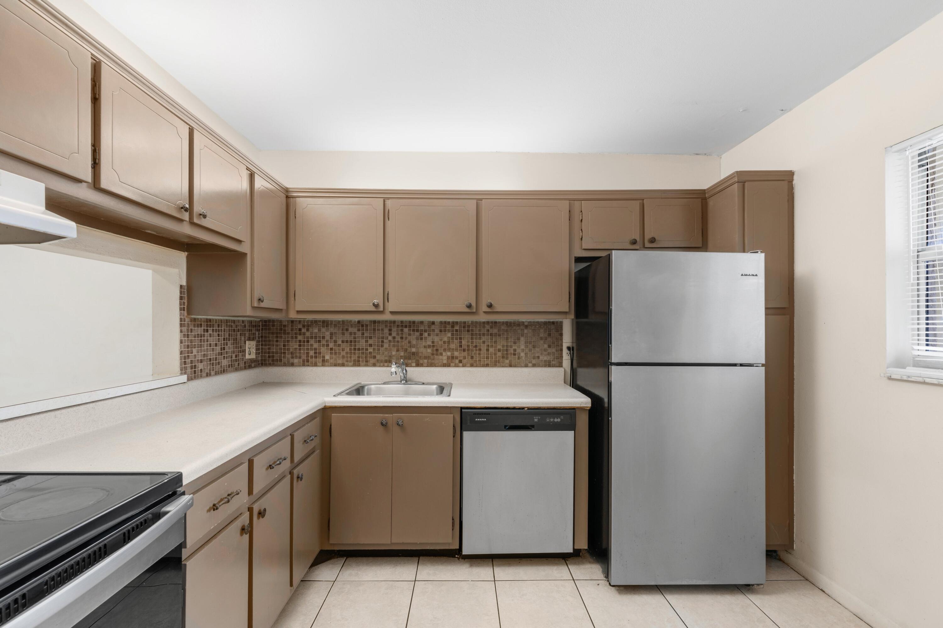 LAGO DEL REY CONDO - Residential