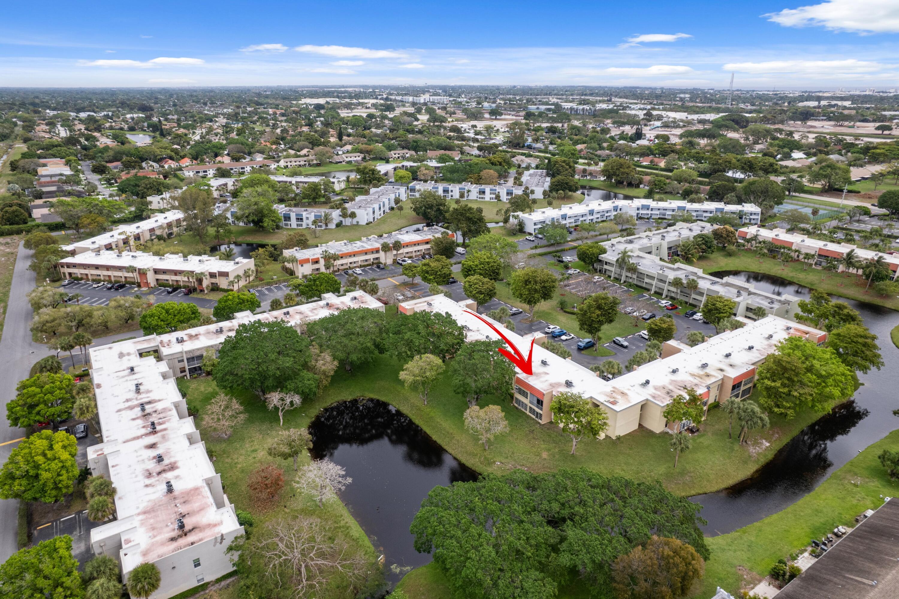 LAGO DEL REY CONDO - Residential