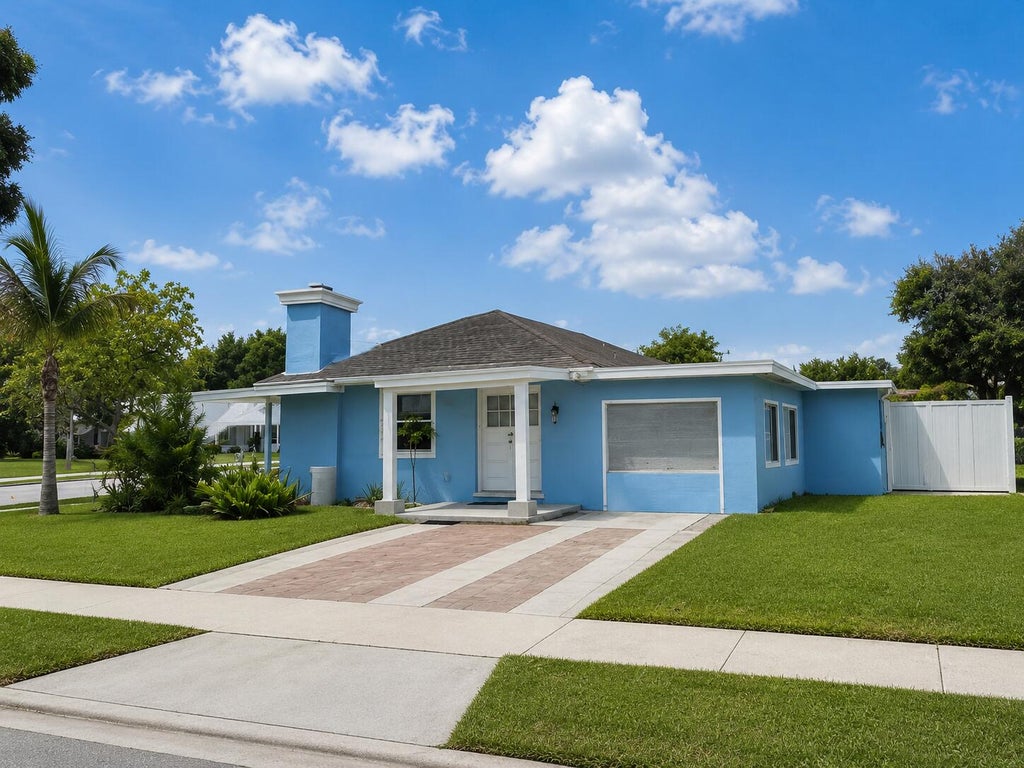 Photo of 1001 Sunrise Boulevard, Fort Pierce, FL 34950 (MLS # B26062569)