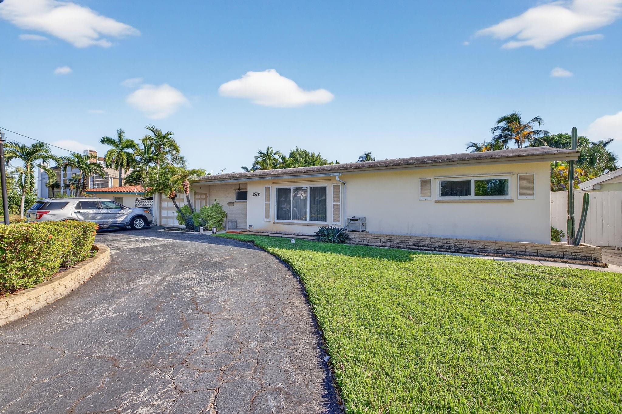 1570 NE 30TH Place
