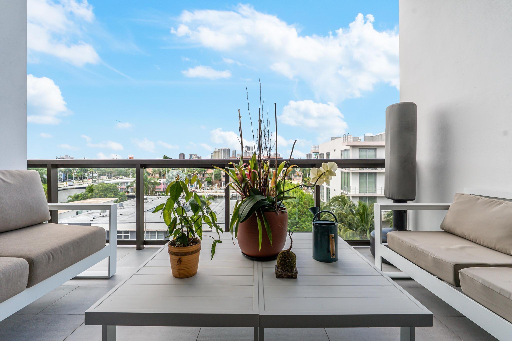 AQUALUNA LAS OLAS - Residential