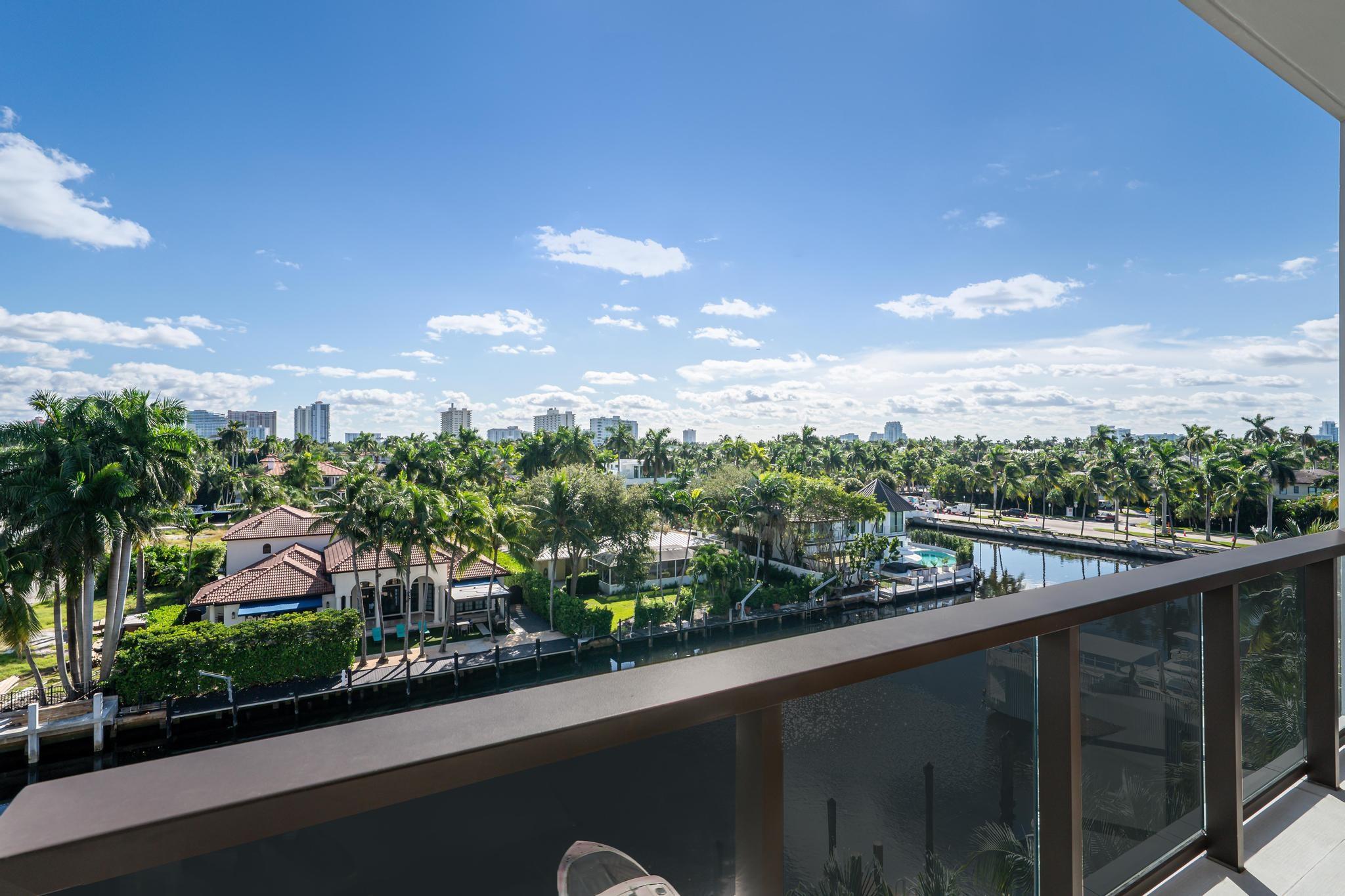 AQUALUNA LAS OLAS - Residential