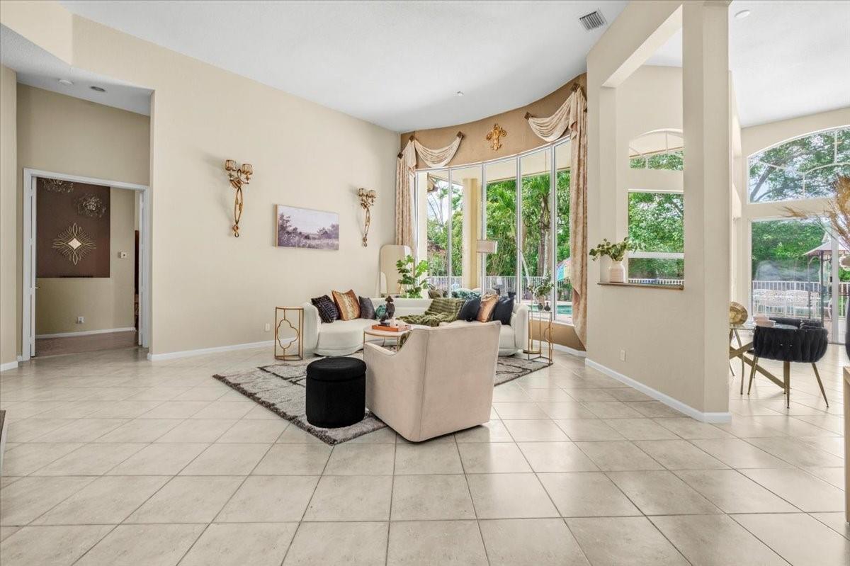 6543 NW 105th Ter